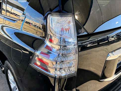 Used 2016 Lexus GX 460 w/ Premium Package image 27