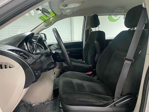Used 2016 Dodge Grand Caravan American Value Package image 9