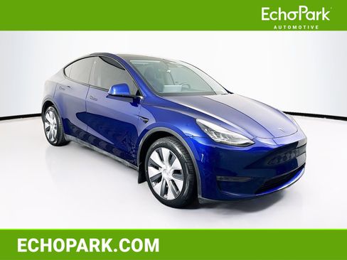 Used 2023 Tesla Model Y Long Range AWD/4WD image 1