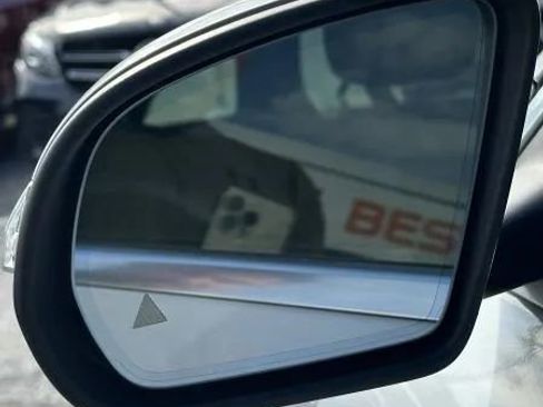 Used 2019 Mercedes-Benz GLC 300 w/ Parking Assistance Package image 11