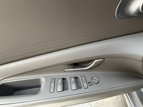 Certified 2024 Hyundai Elantra SEL FWD image 27