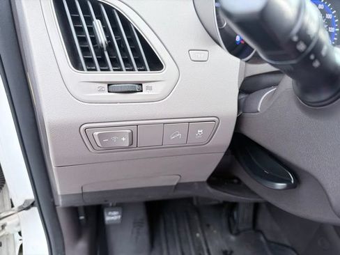 Used 2013 Hyundai Tucson GLS FWD image 12