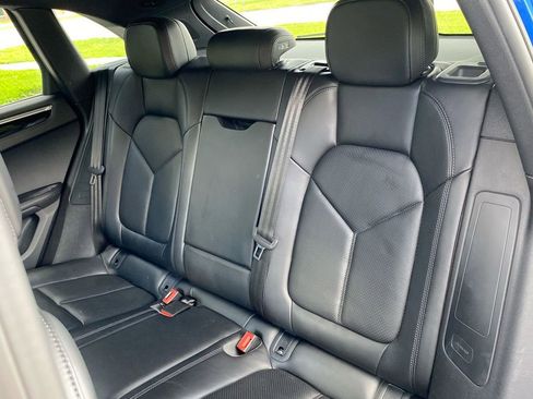 Used 2018 Porsche Macan Sport Edition image 38