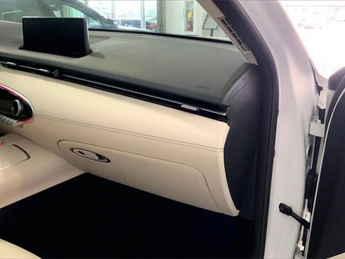 Used 2023 Genesis GV70 2.5T w/ Advanced Package image 15