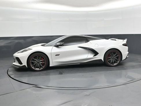 Used 2023 Chevrolet Corvette Stingray Premium Conv w/ Z51 Performance Package RWD image 7