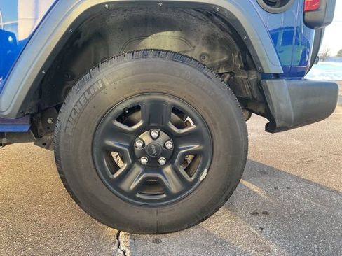 Used 2018 Jeep Wrangler Sport image 7