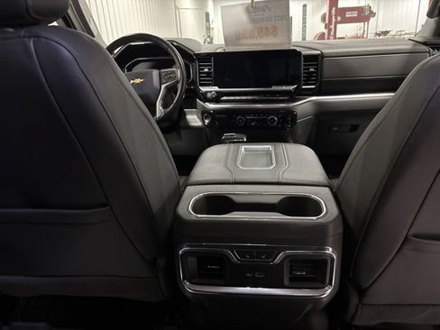 Used 2022 Chevrolet Silverado 1500 LTZ w/ LTZ Premium Package AWD/4WD image 19