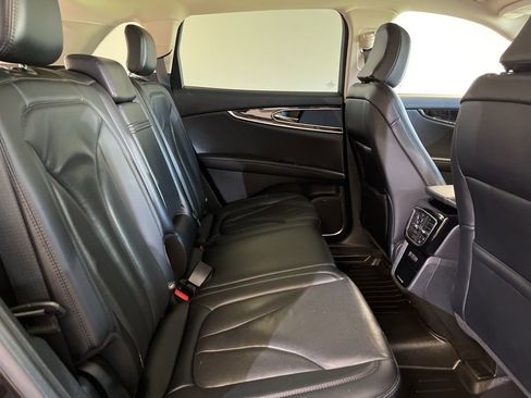 Used 2022 Lincoln Nautilus Reserve AWD/4WD image 12