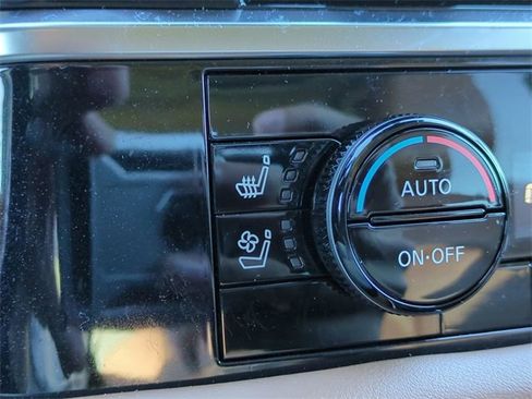 Used 2024 Nissan Pathfinder Platinum w/ Cargo Package image 22