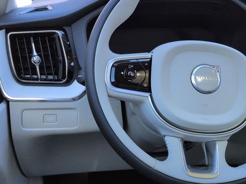 New 2026 Volvo XC60 B5 Ultra w/ Protection Package Premier image 15