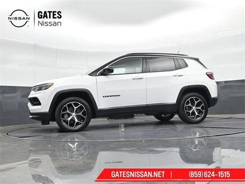 Used 2024 Jeep Compass Limited image 38