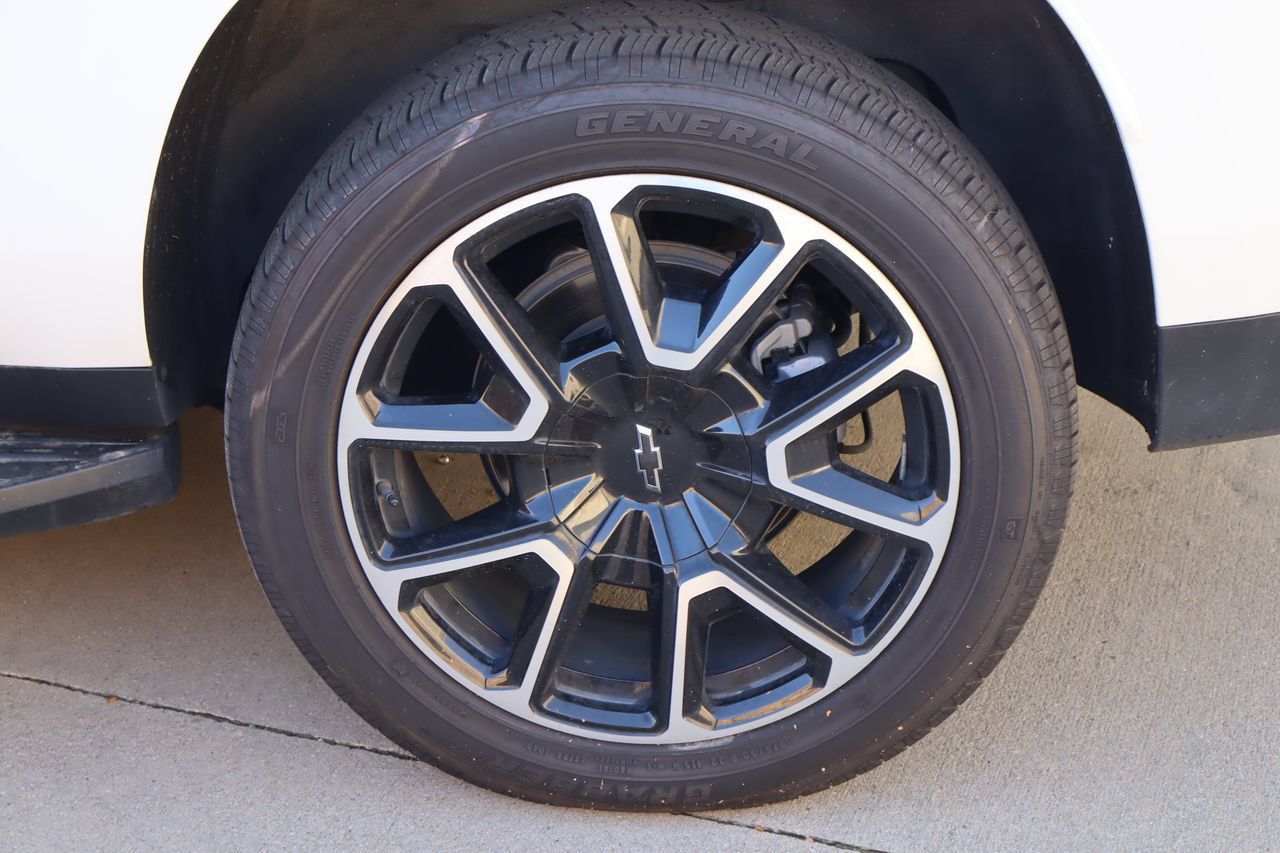 Used 2024 Chevrolet Suburban RST RWD image 28