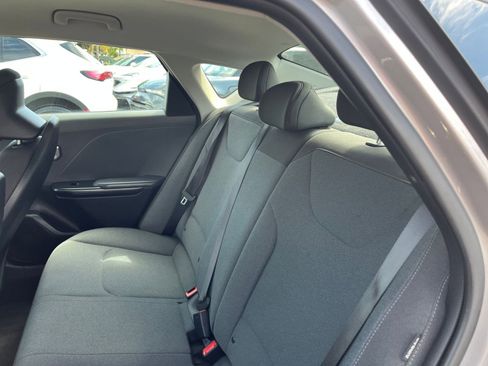 Used 2025 Kia K4 FWD image 27