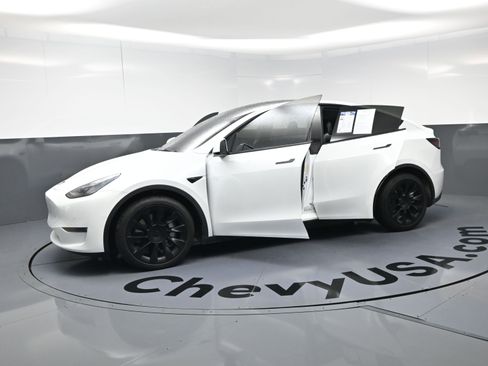 Used 2021 Tesla Model Y Long Range AWD/4WD image 22