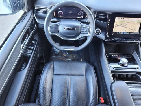 Used 2023 Jeep Wagoneer L Series III image 11