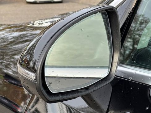 Used 2025 Mercedes-Benz GLC 300 4MATIC image 54