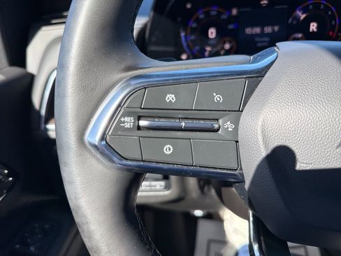 Used 2025 Chevrolet Suburban LT w/ Comfort Package image 16