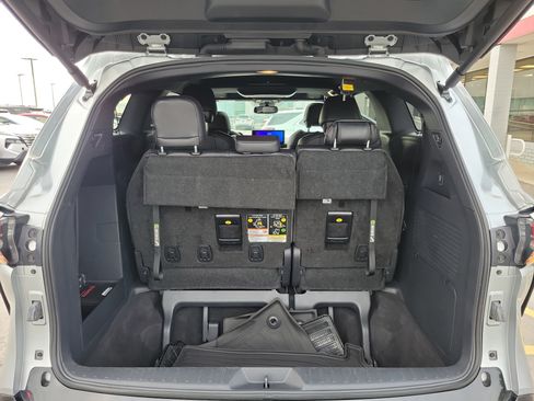 Used 2025 Toyota Sienna XSE w/ XSE Premium Package FWD image 8