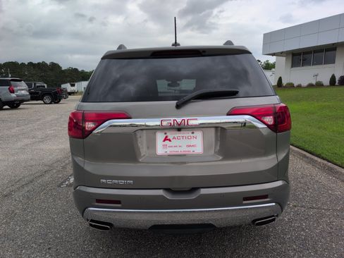 Used 2019 GMC Acadia Denali w/ Technology Package FWD image 3