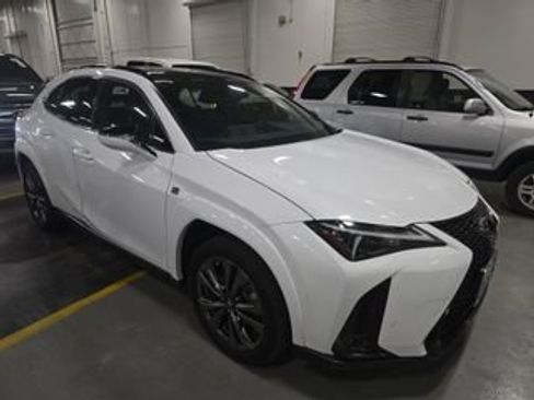 Used 2023 Lexus UX 250h F Sport image 3