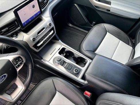 Used 2024 Ford Explorer XLT w/ Equipment Group 202A image 15