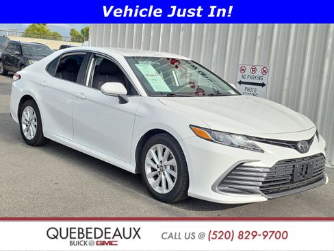 Used 2022 Toyota Camry LE w/ Convenience Package FWD image 1