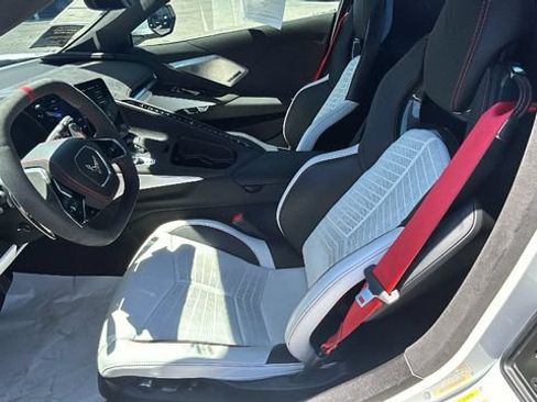 Used 2023 Chevrolet Corvette Stingray Premium Conv w/ Z51 Performance Package RWD image 15