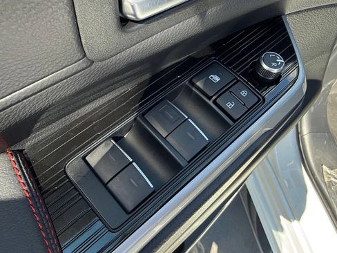 New 2026 Toyota Sienna XSE FWD image 17