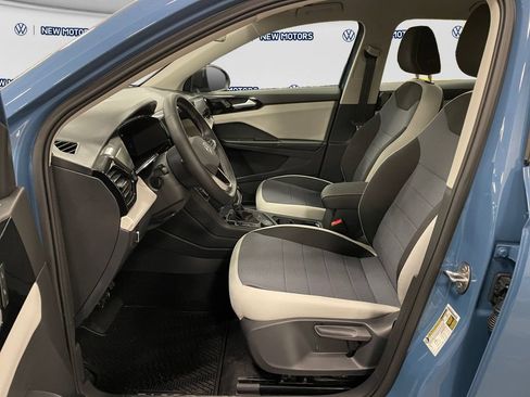 Used 2026 Volkswagen Taos S AWD/4WD image 9
