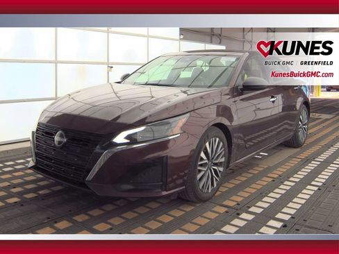 Used 2024 Nissan Altima 2.5 SV image 23