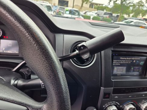 Used 2017 Toyota Tundra SR image 13