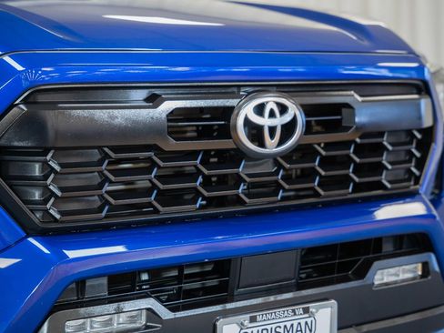 Used 2024 Toyota Tacoma TRD Off-Road AWD/4WD image 11