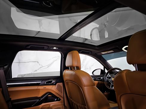 Used 2016 Porsche Cayenne GTS image 20