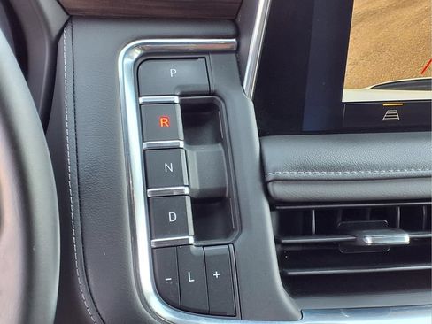 Used 2023 Chevrolet Tahoe Z71 w/ Max Trailering Package AWD/4WD image 15