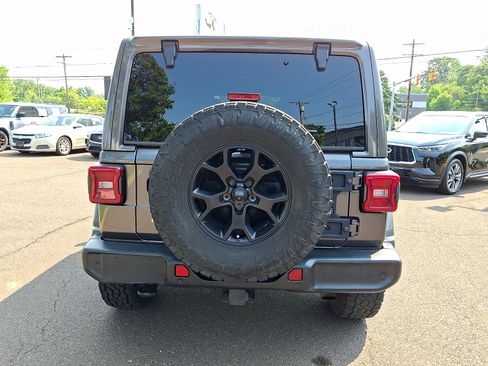 Used 2019 Jeep Wrangler Unlimited Sahara w/ Quick Order Package 24M Moab AWD/4WD image 5