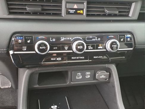 Used 2025 Honda Pilot Elite image 19