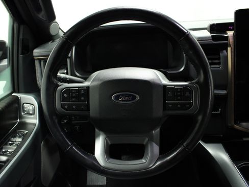 Used 2022 Ford F150 Lightning Lariat image 15