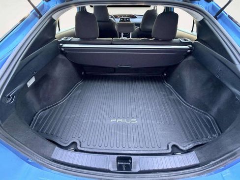 Used 2022 Toyota Prius LE AWD/4WD image 4