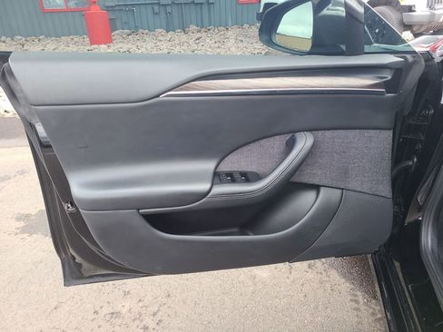 Used 2022 Tesla Model S image 13