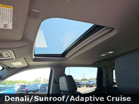 Used 2022 GMC Sierra 1500 Denali w/ Denali Premium Package image 12