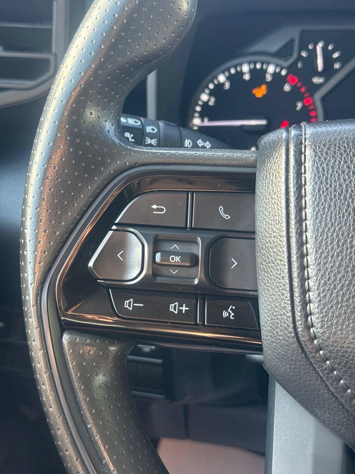 Used 2023 Toyota Tundra SR5 w/ SR5 Convenience Package AWD/4WD image 21