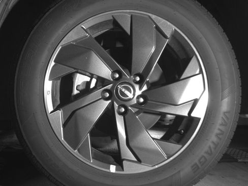 Used 2025 Nissan Rogue SV AWD/4WD image 12
