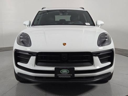 Used 2023 Porsche Macan AWD/4WD image 2