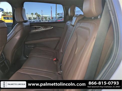 Used 2022 Lincoln Nautilus Reserve image 13