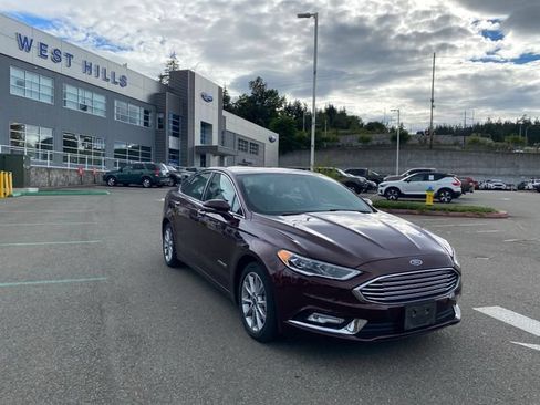 Used 2017 Ford Fusion SE w/ Equipment Group 602A FWD image 5
