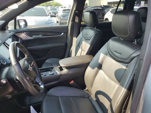 Used 2024 Cadillac XT6 Premium Luxury w/ LPO, Floor Liner Package AWD/4WD image 7