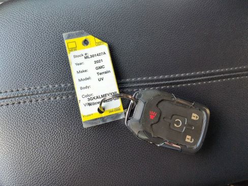 Used 2021 GMC Terrain SLE w/ Driver Convenience Package image 33