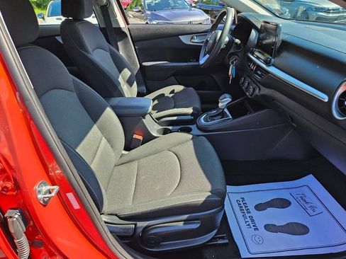 Used 2023 Kia Forte LXS w/ LXS Technology Package FWD image 17