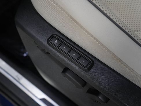 Used 2024 Volkswagen Tiguan SEL R-Line AWD/4WD image 21