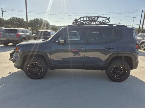 Used 2020 Jeep Renegade Altitude AWD/4WD image 2